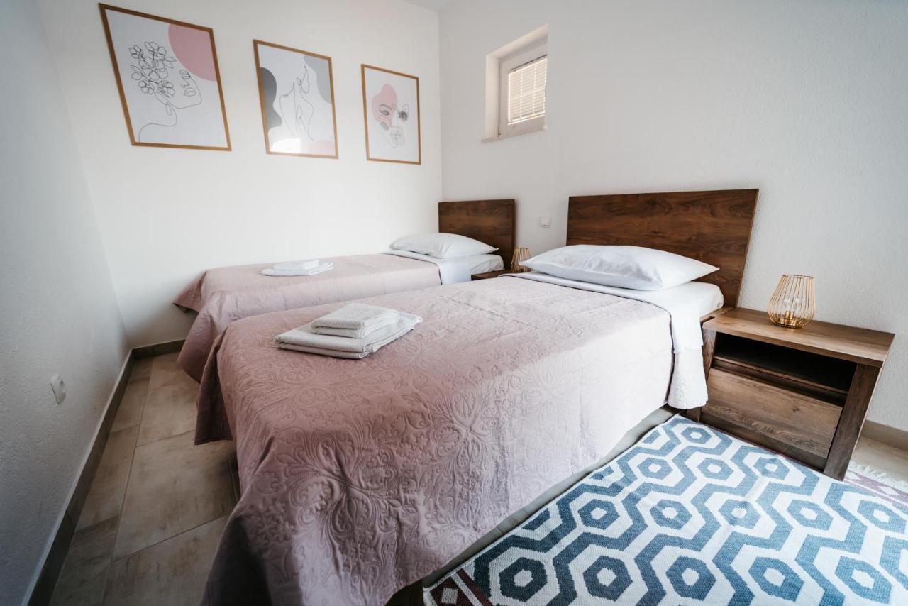 Apartmani 코마르나 외부 사진