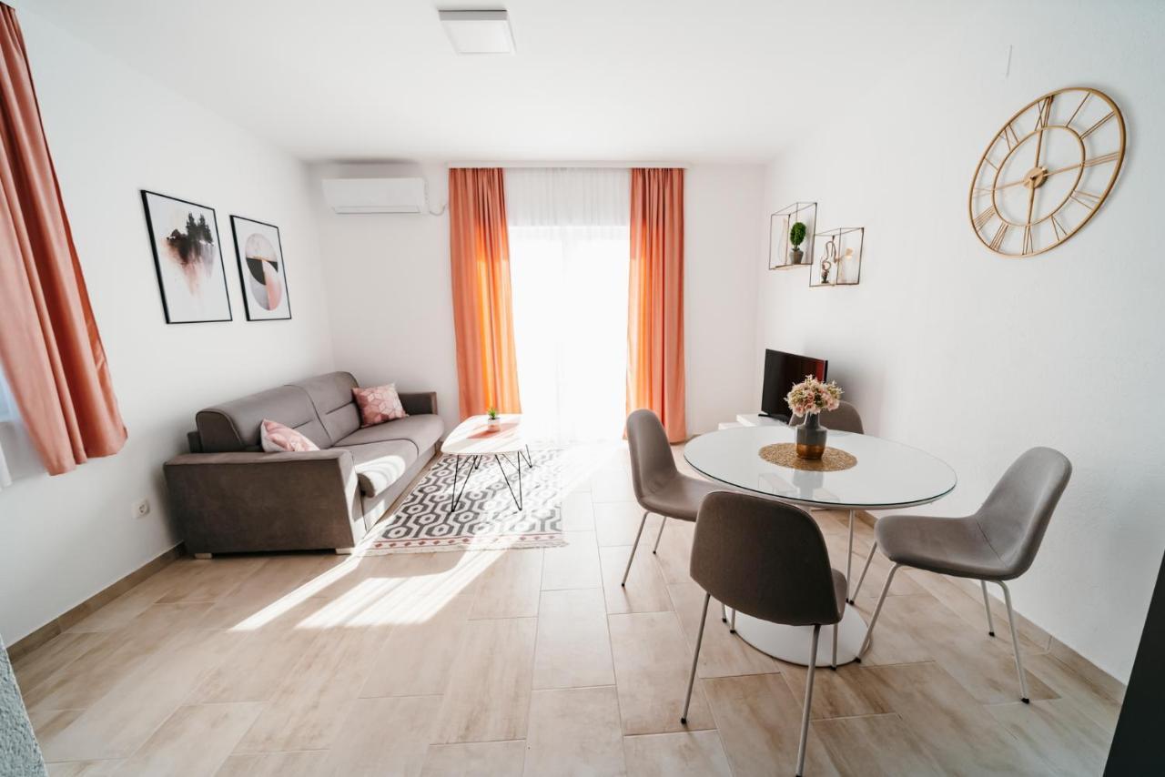 Apartmani 코마르나 외부 사진